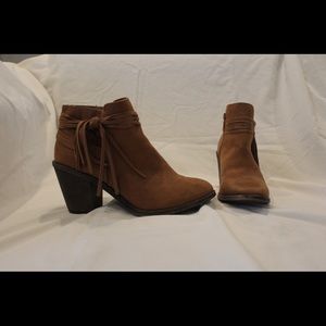 Heeled boots